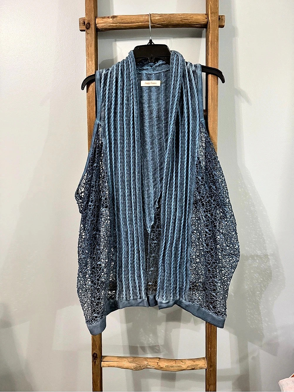 Simply Couture Blue Lace Knit Shrug Size Medium Like New